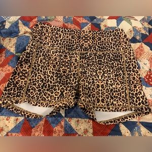 Cheetah spandex shirts with bil pockets